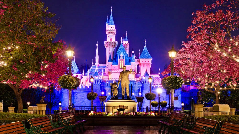 Christmas-at-Disneyland-in-California